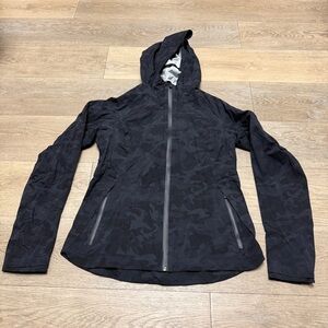 Lululemon The Rain Is Calling Jacket II Incognito Camo Multi Grey Size 8 Rare